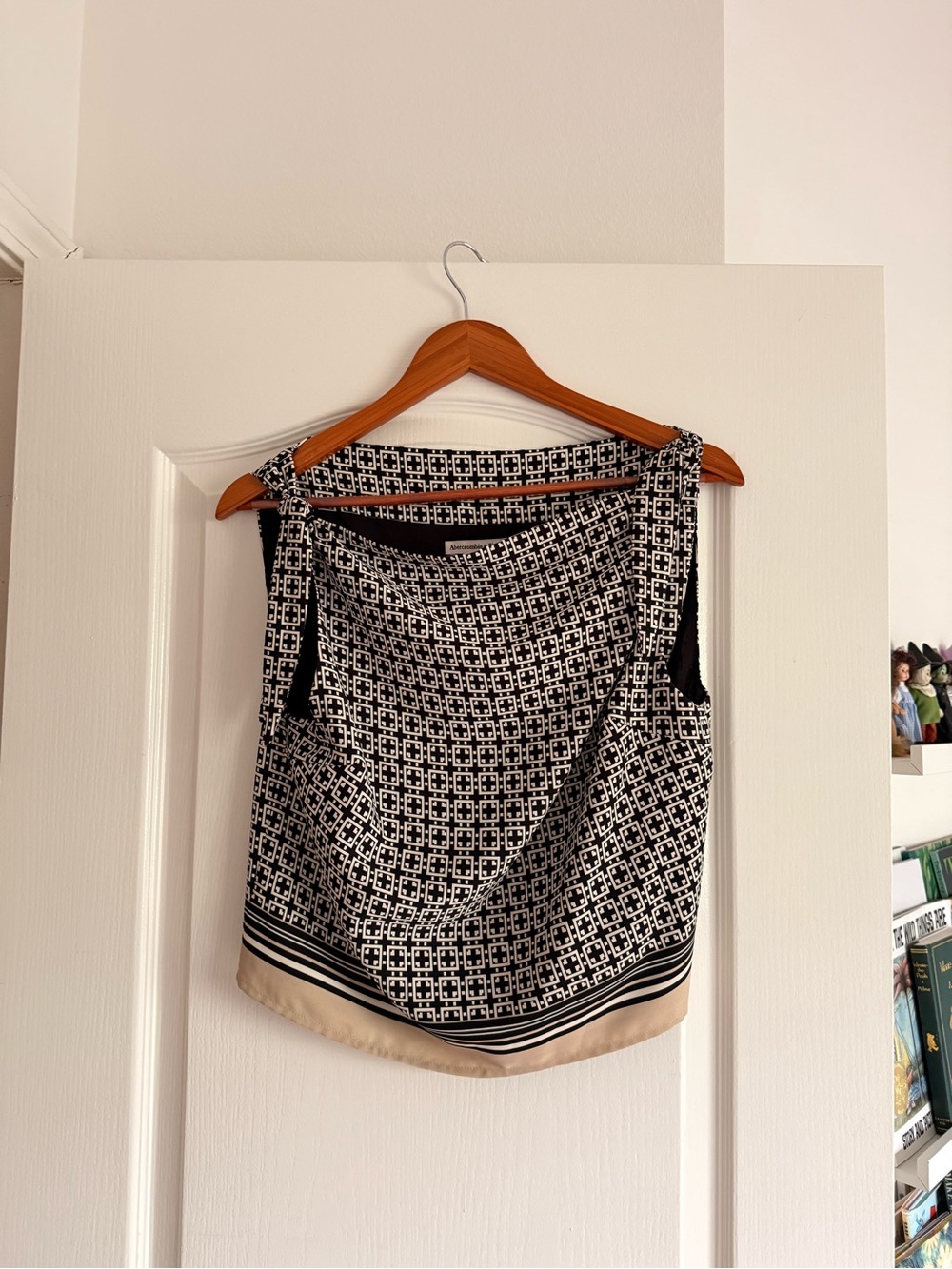 Abercrombie & Fitch Black and White Geometric Top